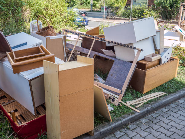 Best Garage Cleanout Services  in Wyandotte, MI
